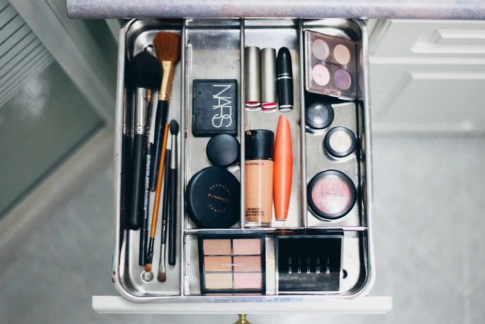 Make-Up-Kit-Arrangement